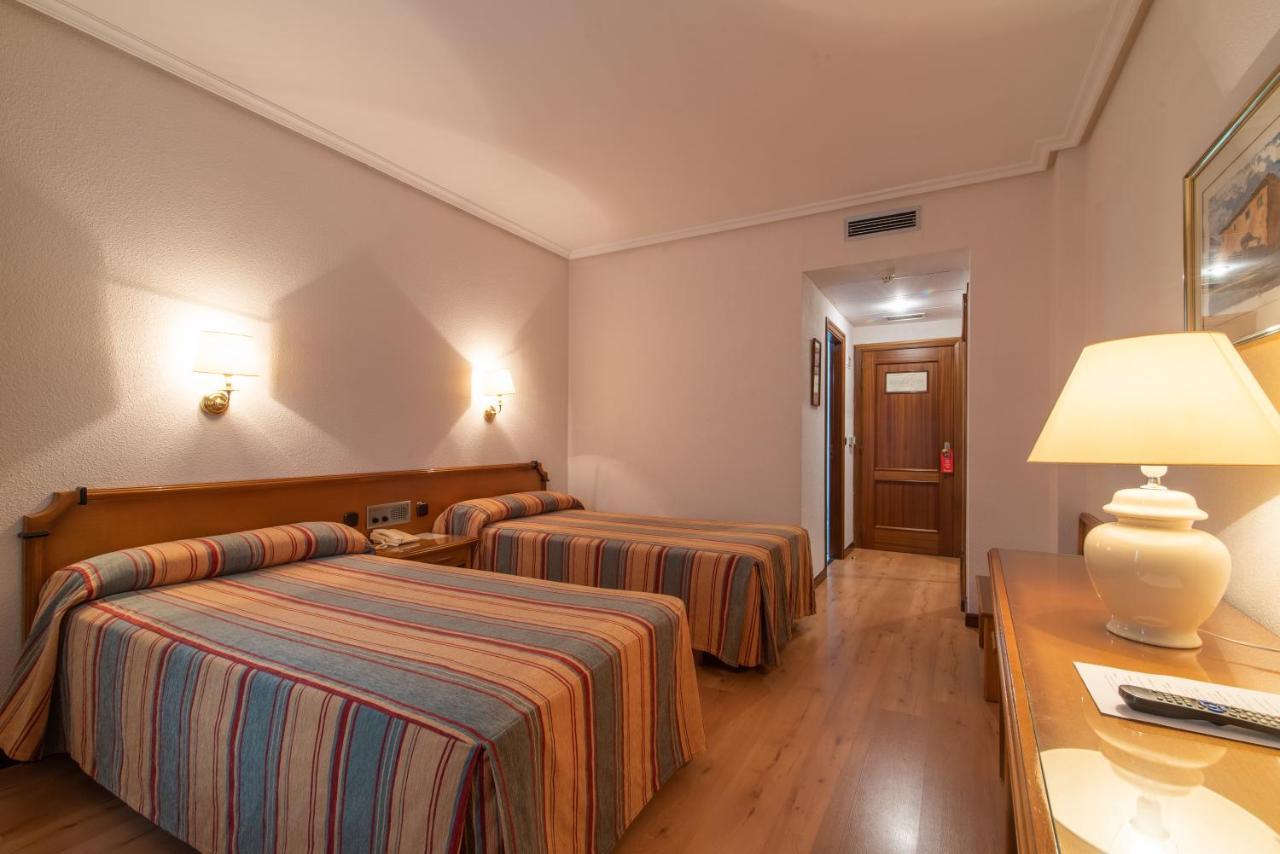 Hospedium Hotel Europa Centro Magaz De Pisuerga Dış mekan fotoğraf